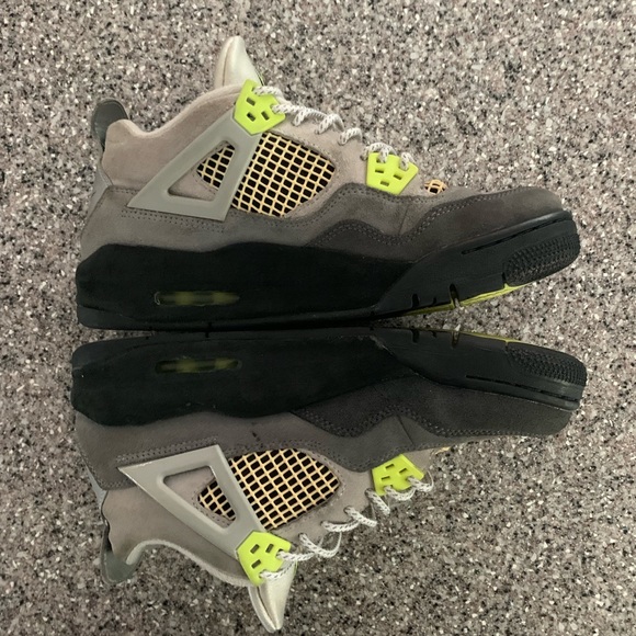 Jordan 4 retro ‘Neon 95’ Size 7 US (no box)